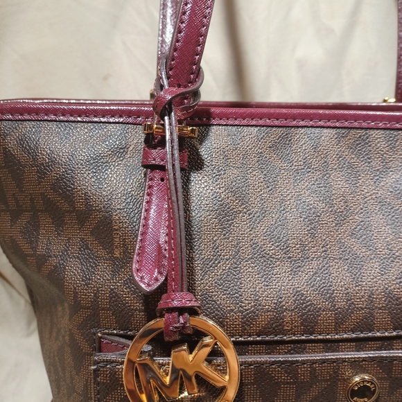 Michael kors tote - Picture 3 of 11